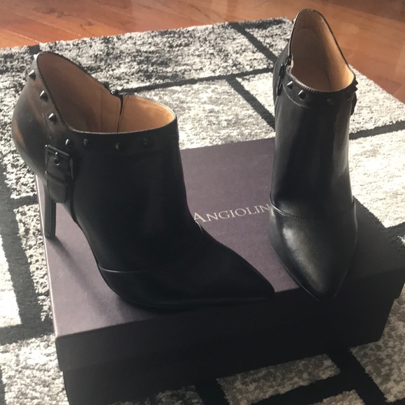 Fabulous 2 1/2 inch Black Enzo Angiolini Booties - Picture 1 of 8